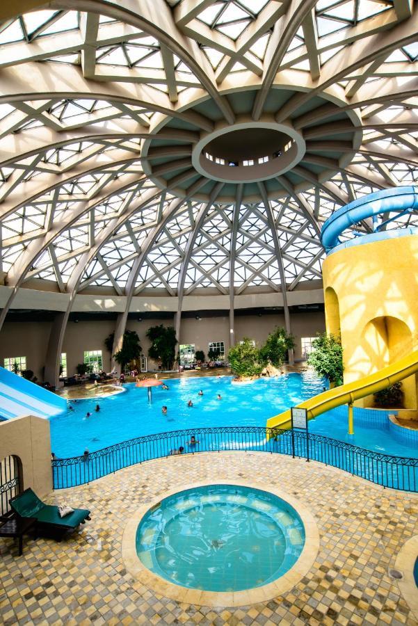 Suites Hotel Les Charmilles & Spa Ла-Марса Экстерьер фото