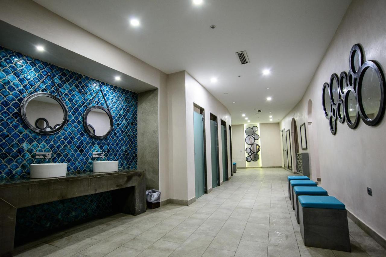 Suites Hotel Les Charmilles & Spa Ла-Марса Экстерьер фото