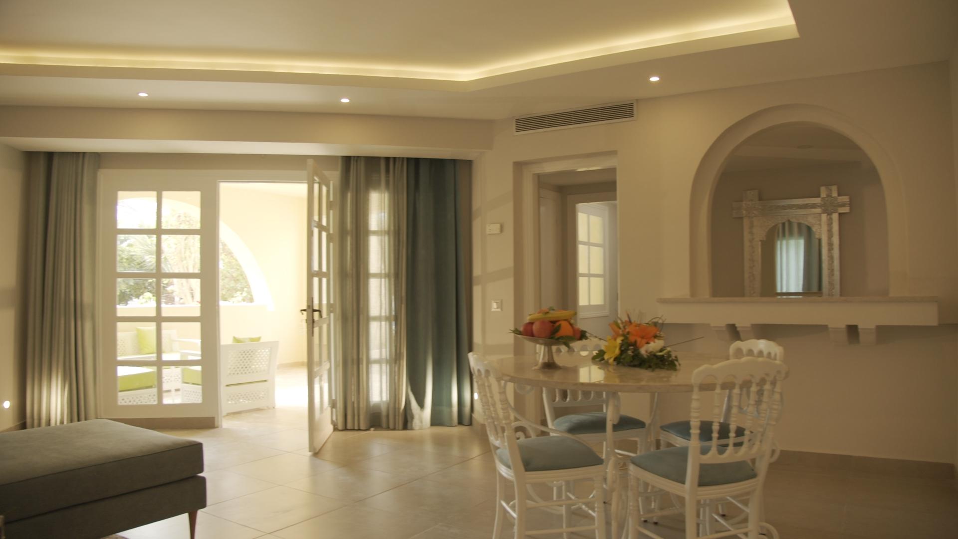 Suites Hotel Les Charmilles & Spa Ла-Марса Экстерьер фото