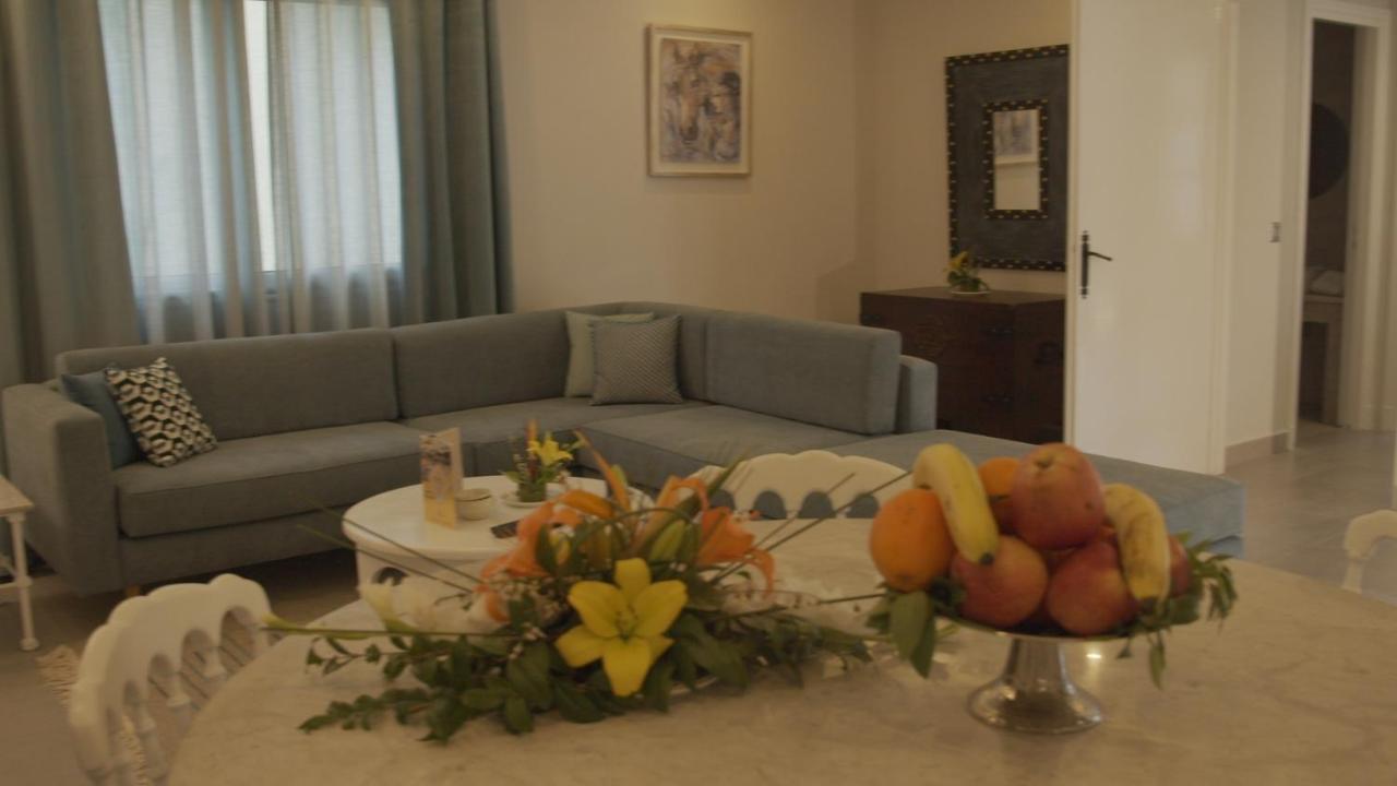 Suites Hotel Les Charmilles & Spa Ла-Марса Экстерьер фото